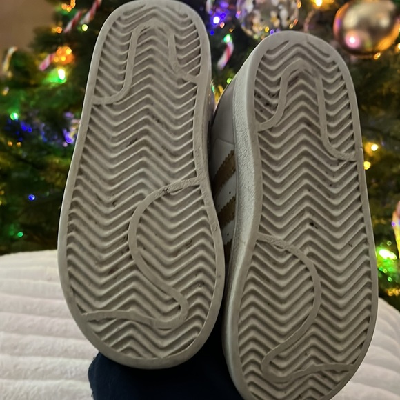 Kids adidas superstars - Picture 3 of 7